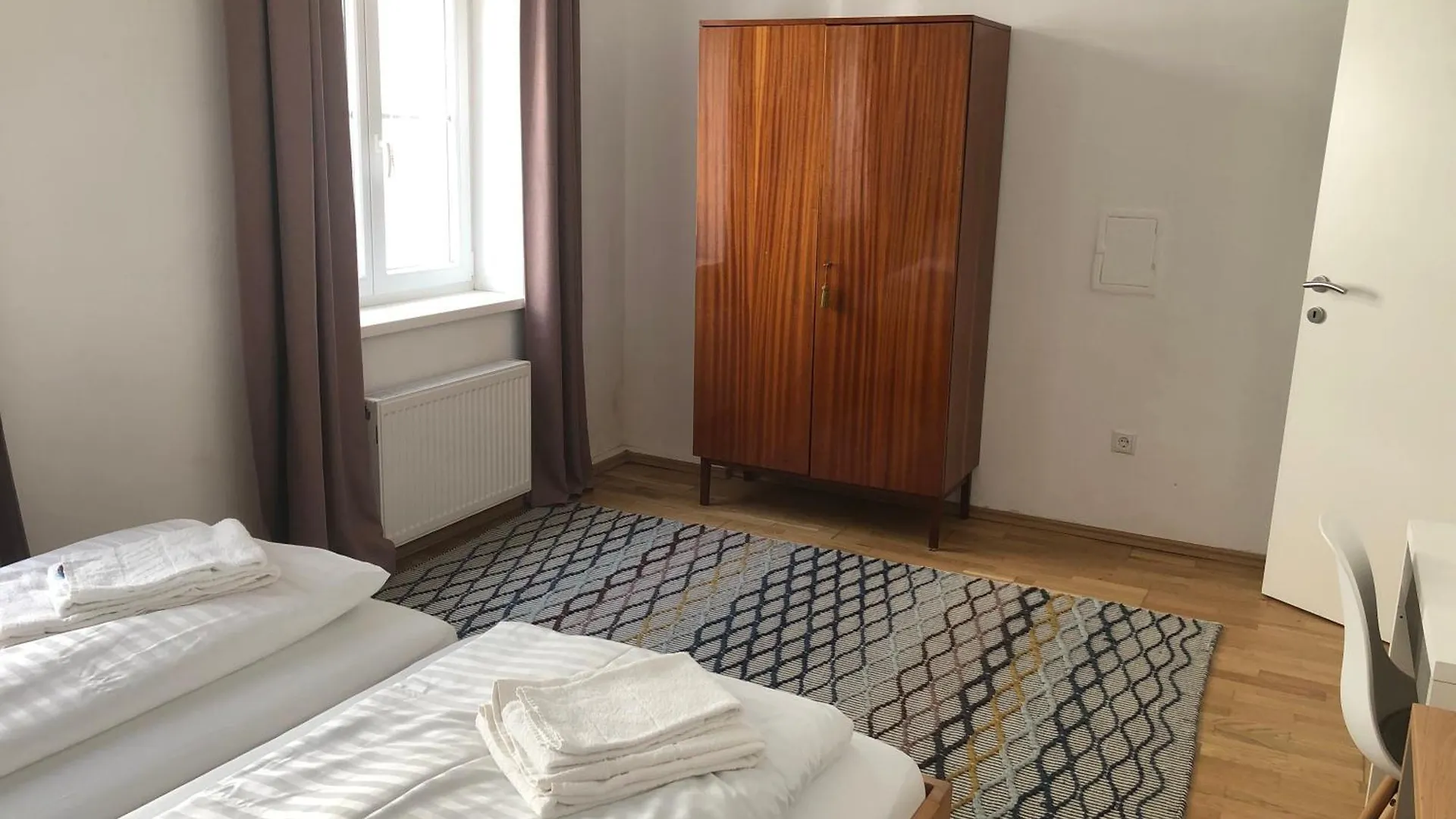 Lejlighed Grosse 4 Zimmer Wohnung. Schoenbrunn-Naehe! Wien
