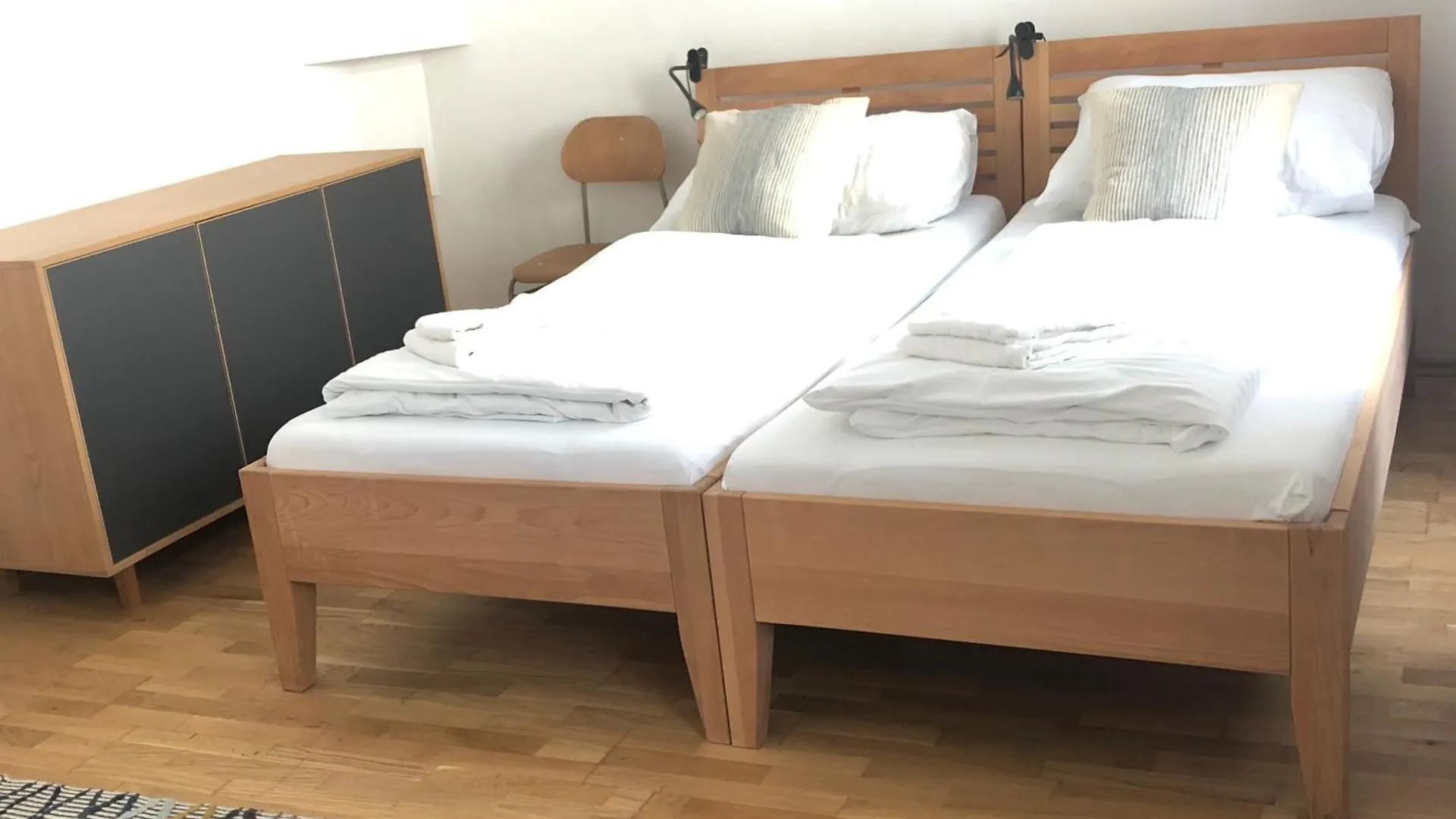 Grosse 4 Zimmer Wohnung. Schoenbrunn-Naehe! Wien