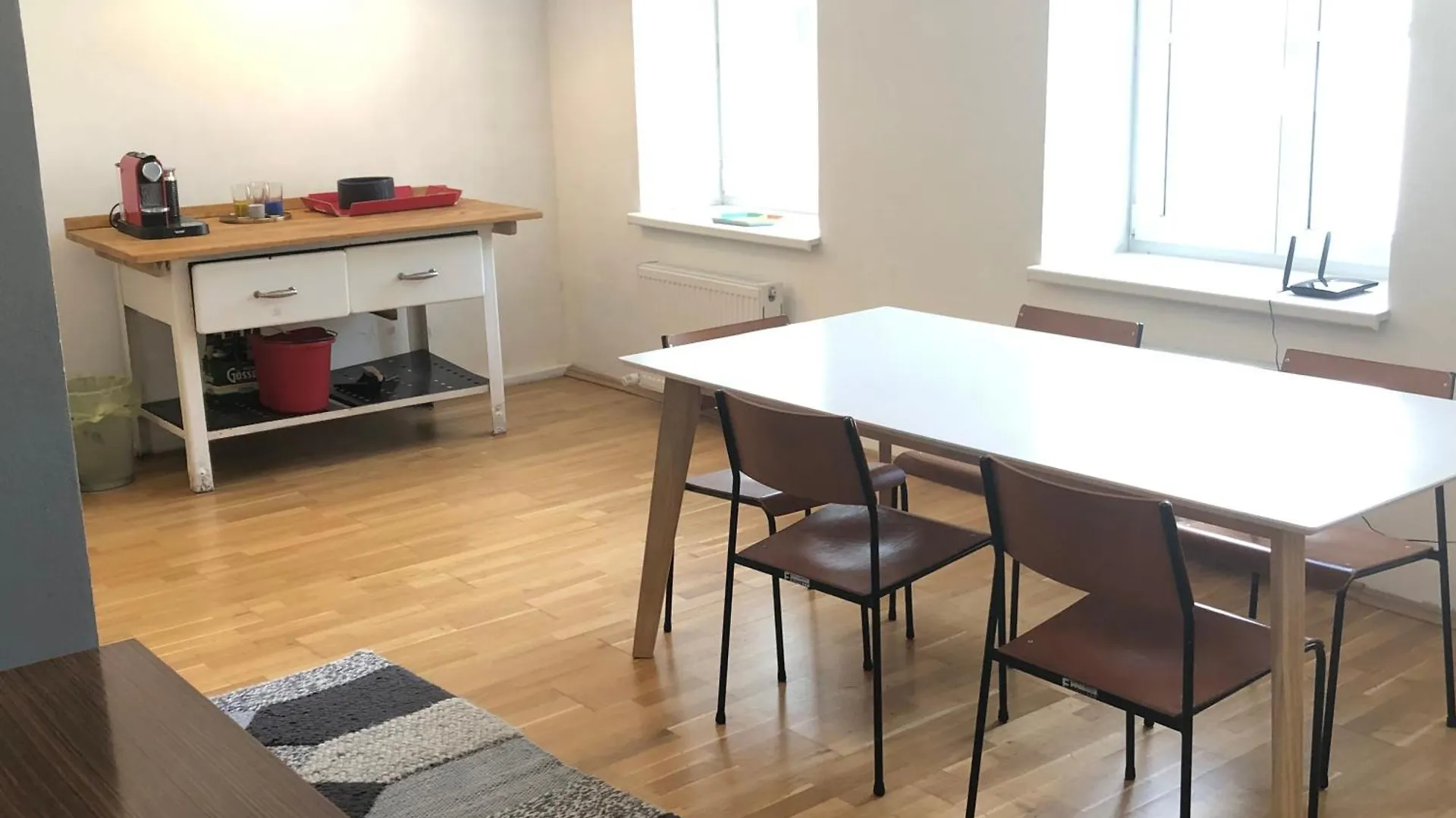 Grosse 4 Zimmer Wohnung. Schoenbrunn-Naehe! Wien