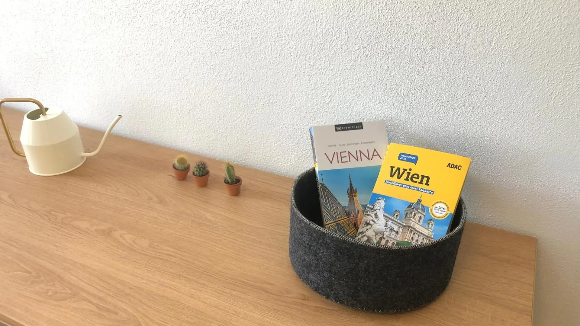 Grosse 4 Zimmer Wohnung. Schoenbrunn-Naehe! Wien